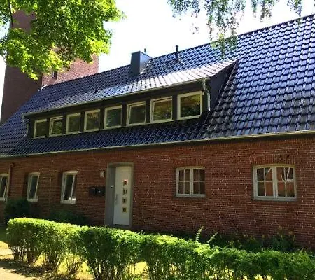 Arp 2o Mit Garten Und Parkplatz *